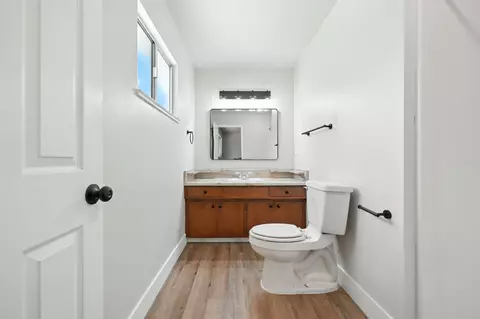 Bath - 2440 Howard Dr, Redding, CA 96002 photo 1 of 7