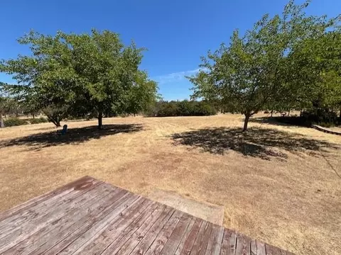 Exterior - 10293 Candy Cane Ln, Redding, CA 96003 photo 3 of 4