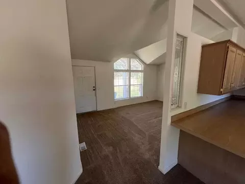 Living - 10293 Candy Cane Ln, Redding, CA 96003 photo 2 of 3