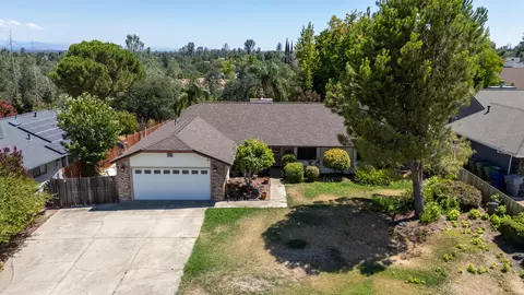 2725 Howard Dr, Redding, CA 96001 photo 1