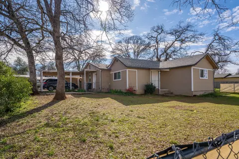1535 E Cypress Ave, Redding, CA 96002