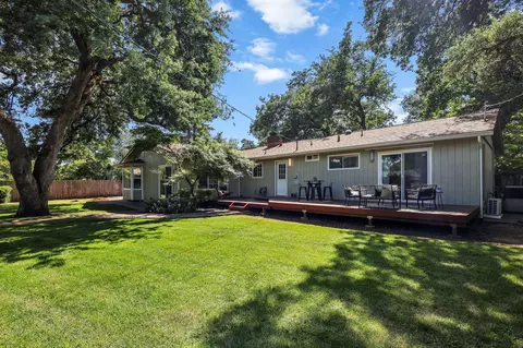 Exterior - 7057 Riata Dr, Redding, CA 96002 photo 31 of 42