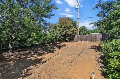 Exterior - 7057 Riata Dr, Redding, CA 96002 photo 35 of 42