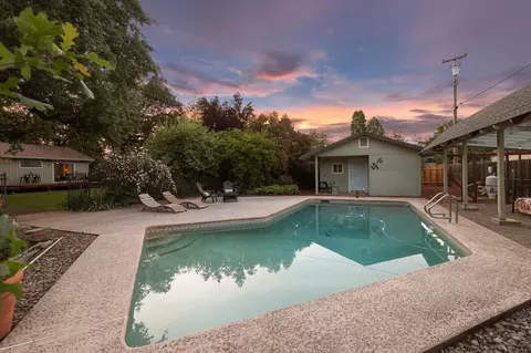 Exterior - 7057 Riata Dr, Redding, CA 96002 photo 25 of 42