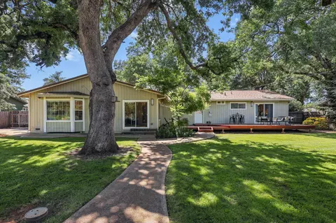 7057 Riata Dr, Redding, CA 96002