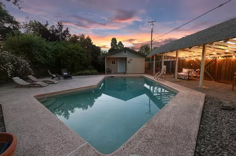 Exterior - 7057 Riata Dr, Redding, CA 96002 photo 12 of 42