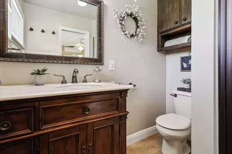 Bath - 7057 Riata Dr, Redding, CA 96002 photo 1 of 3