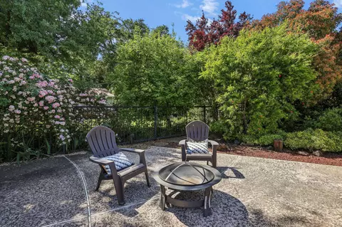 Exterior - 7057 Riata Dr, Redding, CA 96002 photo 11 of 42