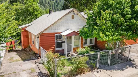 5956 Shasta Ave, Dunsmuir, CA 96025