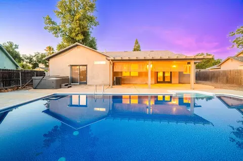 3306 Lawrence Rd, Redding, CA 96002