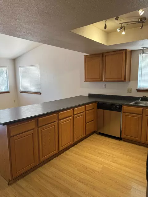 Kitchen - 4056 Cirrus St, Redding, CA 96002 photo 1 of 2