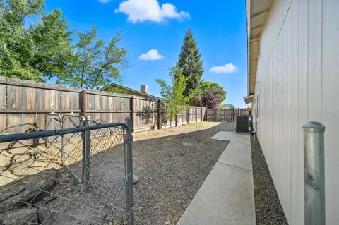 391 Woodhill Dr, Redding, CA 96003 photo 37