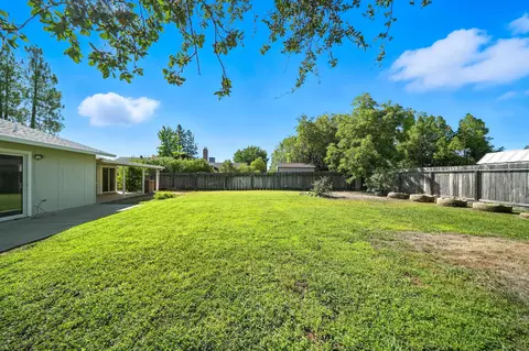 391 Woodhill Dr, Redding, CA 96003 photo 34