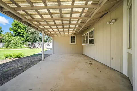 391 Woodhill Dr, Redding, CA 96003 photo 29
