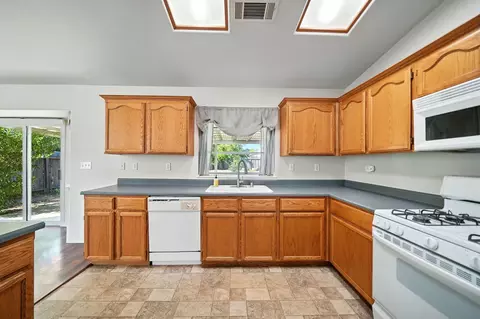 391 Woodhill Dr, Redding, CA 96003 photo 12