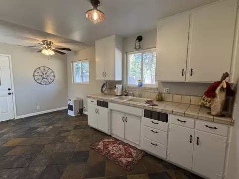 Kitchen - 509 Deetz Rd, Mount Shasta, CA 96067 photo 3 of 3