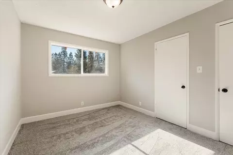Bedroom - 509 Deetz Rd, Mount Shasta, CA 96067 photo 4 of 6