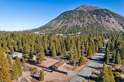 View/Area - 509 Deetz Rd, Mount Shasta, CA 96067 photo 1 of 2