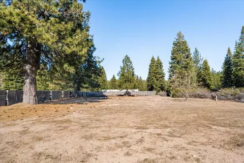 Exterior - 509 Deetz Rd, Mount Shasta, CA 96067 photo 6 of 7