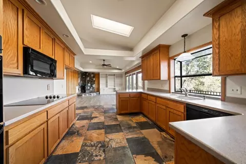 15943 Highland Cir, Redding, CA 96001 photo 20