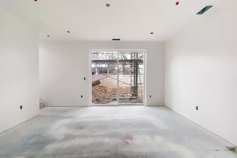 Living - 1319 Ridge Dr, Redding, CA 96001 photo 8 of 9