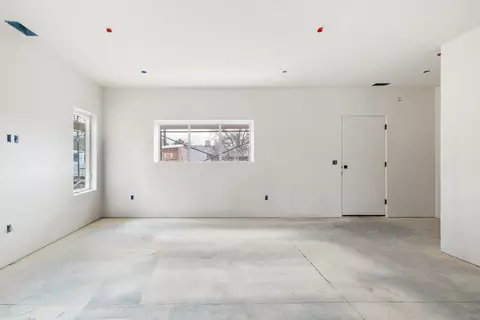 Living - 1319 Ridge Dr, Redding, CA 96001 photo 6 of 9
