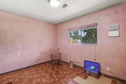 Bedroom - 2760 Oriole Dr, Red Bluff, CA 96080 photo 3 of 5