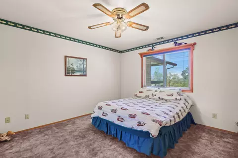 Bedroom - 23038 Elk Trl, Redding, CA 96003 photo 1 of 7