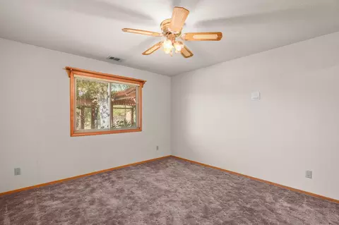 Bedroom - 23038 Elk Trl, Redding, CA 96003 photo 3 of 7