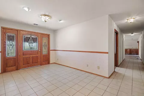 Entry Way - 23038 Elk Trl, Redding, CA 96003 photo 1 of 2