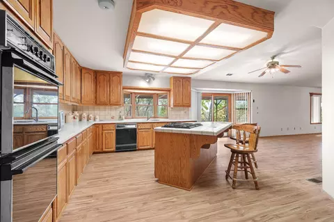 Kitchen - 23038 Elk Trl, Redding, CA 96003 photo 1 of 2