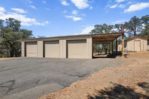 Exterior - 23038 Elk Trl, Redding, CA 96003 photo 9 of 9