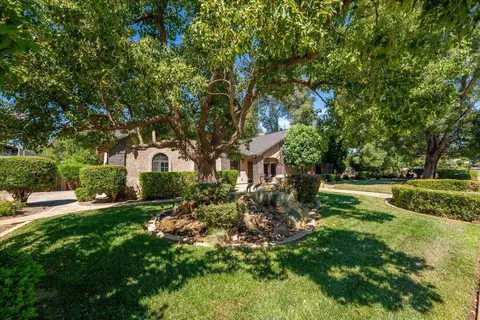 Exterior - 4664 Alta Camino Dr, Redding, CA 96002 photo 3 of 33