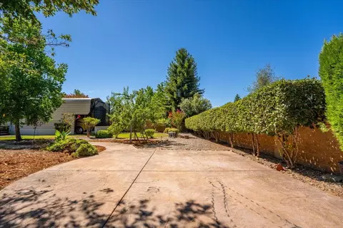 Exterior - 4664 Alta Camino Dr, Redding, CA 96002 photo 24 of 33