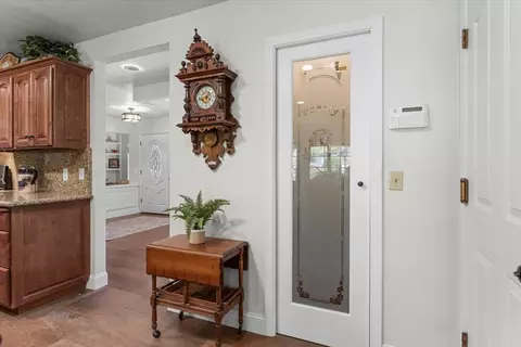 Entry Way - 4664 Alta Camino Dr, Redding, CA 96002 photo 3 of 3