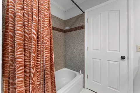 Bath - 4664 Alta Camino Dr, Redding, CA 96002 photo 6 of 6