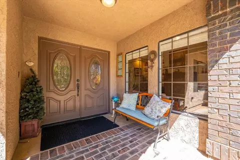 Entry Way - 4664 Alta Camino Dr, Redding, CA 96002 photo 1 of 3