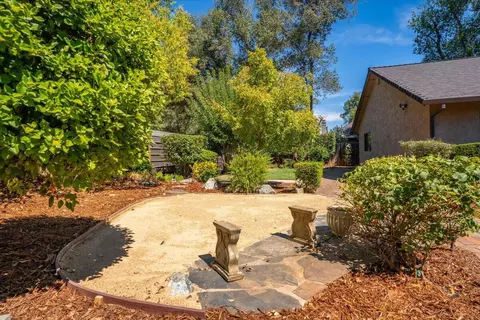 Exterior - 4664 Alta Camino Dr, Redding, CA 96002 photo 12 of 33