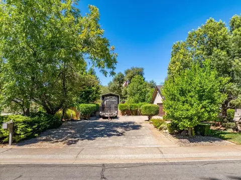 Exterior - 4664 Alta Camino Dr, Redding, CA 96002 photo 15 of 33