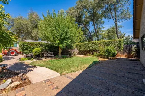 Exterior - 4664 Alta Camino Dr, Redding, CA 96002 photo 17 of 33