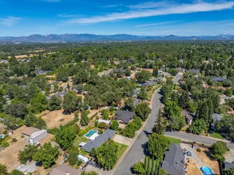 View/Area - 4664 Alta Camino Dr, Redding, CA 96002 photo 2 of 7