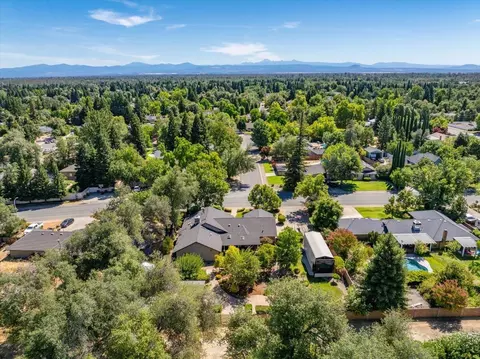 View/Area - 4664 Alta Camino Dr, Redding, CA 96002 photo 5 of 7