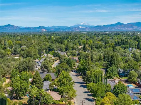 View/Area - 4664 Alta Camino Dr, Redding, CA 96002 photo 3 of 7