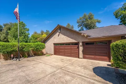 Exterior - 4664 Alta Camino Dr, Redding, CA 96002 photo 31 of 33