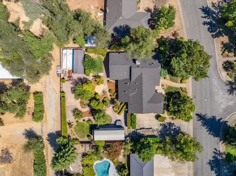 View/Area - 4664 Alta Camino Dr, Redding, CA 96002 photo 6 of 7