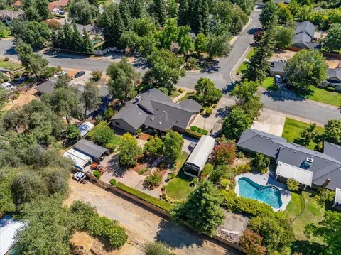View/Area - 4664 Alta Camino Dr, Redding, CA 96002 photo 4 of 7