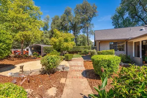 Exterior - 4664 Alta Camino Dr, Redding, CA 96002 photo 14 of 33