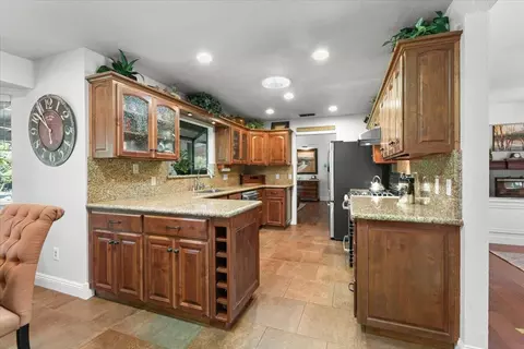 Kitchen - 4664 Alta Camino Dr, Redding, CA 96002 photo 1 of 5