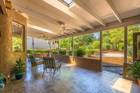Exterior - 4664 Alta Camino Dr, Redding, CA 96002 photo 7 of 33