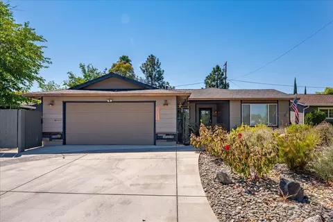 2011 Meadowbrook Dr, Redding, CA 96001